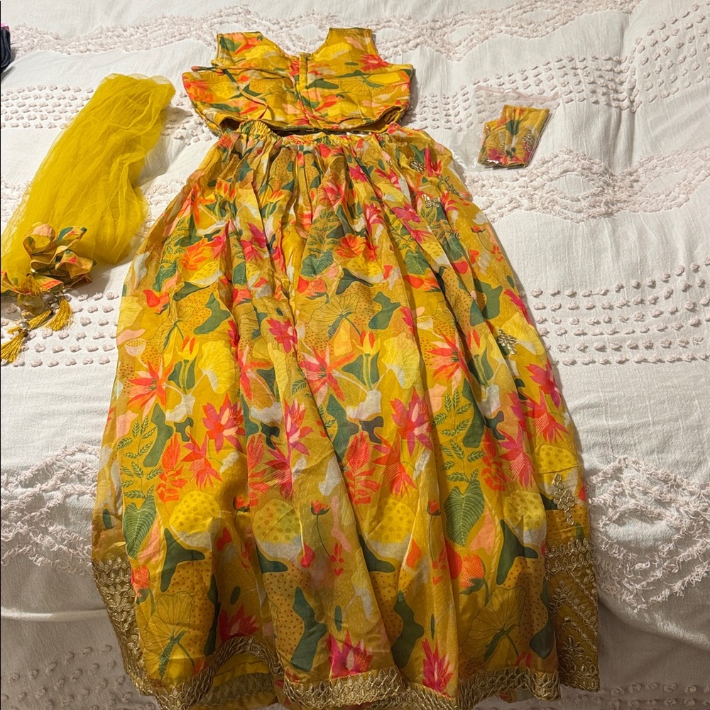 Mebaz Size 36/ Women’s Small/XS Lahenga Yellow Embroidered for Indian Wedding - Picture 5 of 11